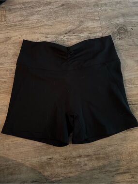 Vanquish Enhance Black Ruched
Shorts